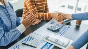 Deciding between in-house and outsourced bookkeeping? NorthStar Bookkeeping weighs the benefits to help you make the best choice for your company's financial management.
